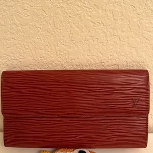 Preloved EPI wallet LV